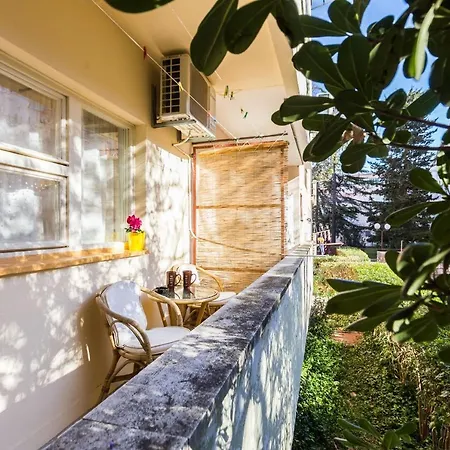 Daire Lavender Apt. W. Balcony In Old Town