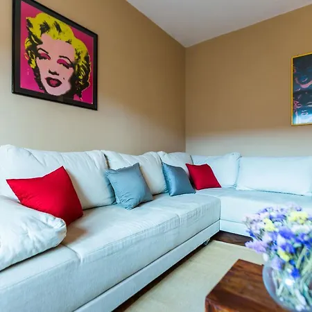 Lavender Apt. W. Balcony In Old Town Daire *