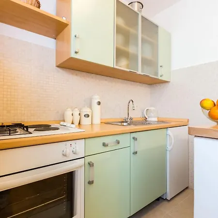 Apartment Lavender Apt. W. Balcony In Old Town *