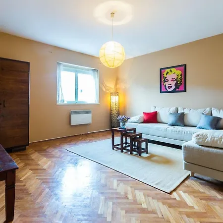 Lejlighed Lavender Apt. W. Balcony In Old Town *