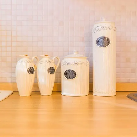 Lavender Apt. W. Balcony In Old Town Lejlighed