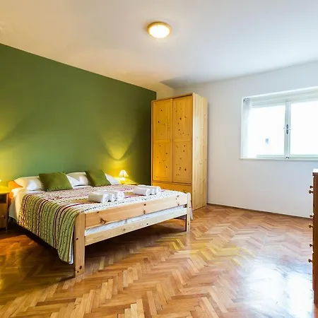 Lavender Apt. W. Balcony In Old Town Apartment Zadar