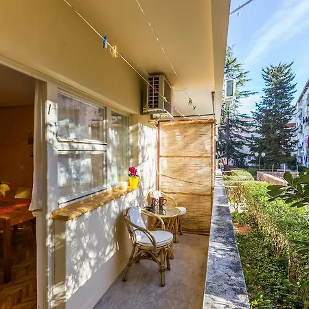 Lavender Apt. W. Balcony In Old Town Zadar