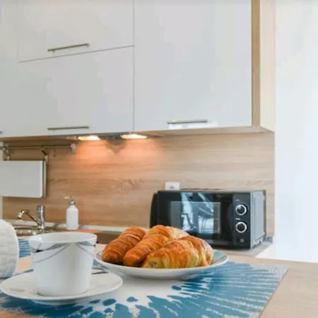 Lavender Apt. W. Balcony In Old Town