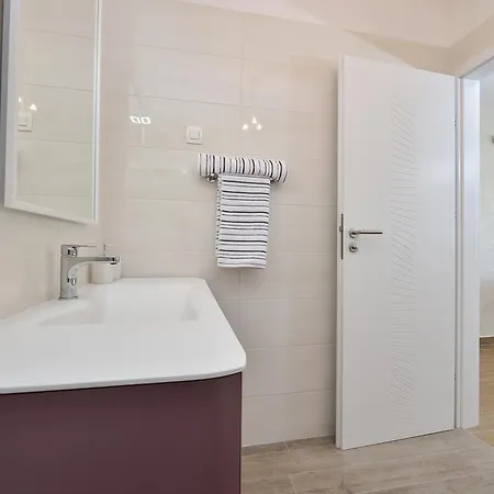 Lejlighed Lavender Apt. W. Balcony In Old Town Zadar