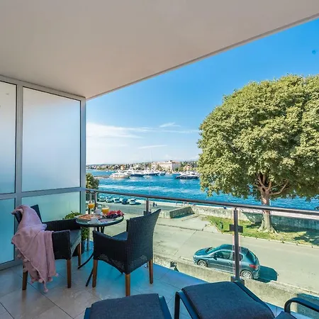 Lavender Apt. W. Balcony In Old Town Lejlighed